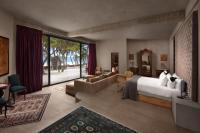 Master Suite - Beach Front