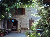 Guesthouse Karahalios - B&B