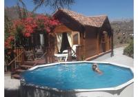 Wooden Mountain Cabin - B&B Sayalonga