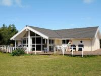 B&B Søndervig - 10 person holiday home in Ringk bing - Bed and Breakfast Søndervig