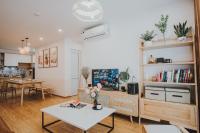 BunHomestay ☆ SEA-View BEDROOM 3BR/apt☆Netflix+Pool☆Near Harbour - B&B Hạ Long