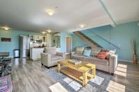 Downtown Saugatuck Condo, Near Oval Beach! - B&B