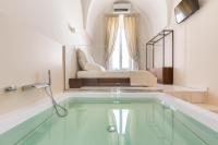 King Room with Spa Bath