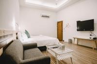 Deluxe Double Room with Shower and No Window