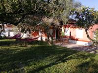 Casa das Laranjeiras e parque infantil - B&B