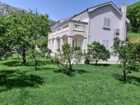 Queen Teuta - Sea View - Private Parking & Garden - BBQ Grill - B&B Risan