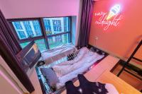 loft Apartment with slide hammock with movie viewing - B&B Hangzhou