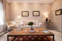 Superior Three-Bedroom Apartment with Terrace