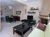 Spacious Retreat near Preveli, Triopetra & Plakias - B&B Dharivianá