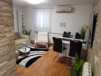 Apartamento con baño compartido