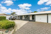 Three-Bedroom Holiday House