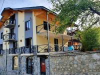 Nino Ratiani's Guesthouse - Ferienwohnung Mestia