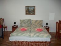 Doppel- oder Zweibettzimmer