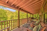 B&B Robbinsville - Enchanting Cabin with Mother-In-Law Suite Mtn Views - Bed and Breakfast Robbinsville