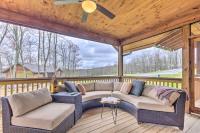 B&B Glenville - Cozy Glenville Cabin with Porch, Hike to Waterfalls! - Bed and Breakfast Glenville