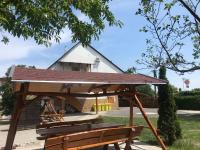 Famvarga Apartmanház - B&B Balatonfenyves