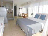 studio 38 climatisé balcon vue mer - Bed and Breakfast Le Grau-du-Roi