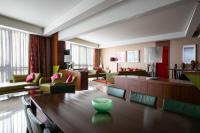 Penthouse Suite - Includes complimentary Executive Lounge access with happy hour, free breakfast & late check-out until 2pm 