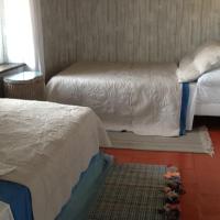 Tweepersoonskamer met 2 Aparte Bedden en Badkamer