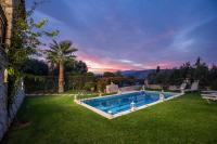 Sea view villa Stelios with Private pool Near the beach - B&B
