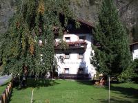 Gästehaus Bruggerhof - B&B Längenfeld