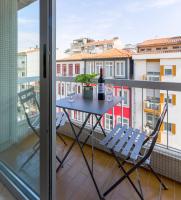 Trindade Family Apartment w/ Parking Place - B&B Porto