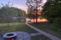 Lakefront House with Private Dock and Fire Pit! - Bed and Breakfast Eatonton