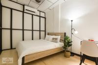 Zimmer mit Queensize-Bett und Gemeinschaftsbad