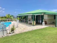 Maison familiale avec piscine privée à Saint-François - B&B