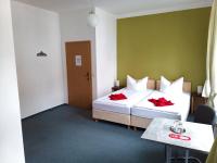 Camera Matrimoniale con Letto Supplementare