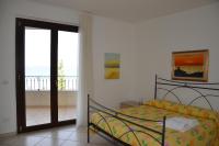 One-Bedroom Apartment with Front Sea View