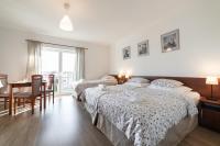 Dreibettzimmer mit Balkon
