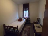 Single Room with Shared Bathroom