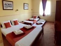 Family Room (3 Adults + 1 Child)