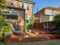 Luxury 5* Home with Secret Garden and Free Parking - B&B Liverpool