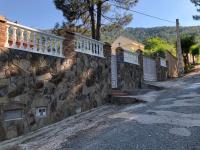CHALET EN EL CORAZÓN DE LA SIERRA DE GREDOS, PINAR DE LA ATALAYA-TIEMBLO - Bed and Breakfast El Tiemblo