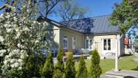 B&B Arensburg - Kuressaare Family and Garden Apartments - Bed and Breakfast Arensburg