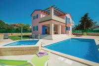 Villa Nikolas-Pool, Whirlpool, Sea view, close to the beach - B&B Fažana