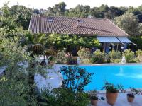 VILLA LA LICORNE Piscine privée, Jacuzzi, Massages, Tennis, Golf à 9km - Bed and Breakfast