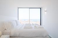 Boutique Rentals- Bliss By The Sea Apt- Ocean views in Foz Beach - B&B Porto
