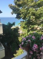 Marija apartment with a sea view terrace! - B&B Nea Moudania