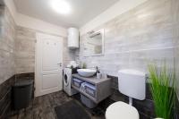 Villa Gode -secluded house with heated pool near the beach - Chambres d’hôtes Nin