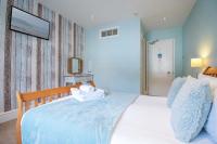 Double Room with Pier and Partial Sea Views