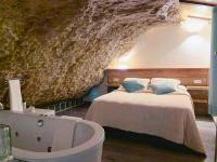 Suite with Hot Tub