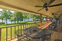 B&B Durham Subdivision - Waterfront Tennessee Home on Kentucky Lake with Deck - Bed and Breakfast Durham Subdivision