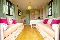 Family Room with Garden View