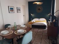 Le Lagon, studio cosy lumineux - proche gare - Bed and Breakfast