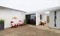 B&B Walvis Bay - Tiende Laan Bed & Breakfast and Self-Catering - Bed and Breakfast Walvis Bay