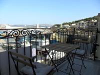Mgarr Waterfront Cosy Apartment 3 by Ghajnsielem Gozo - B&B Mġarr