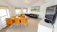 Apartamento de 3 dormitorios con balcón